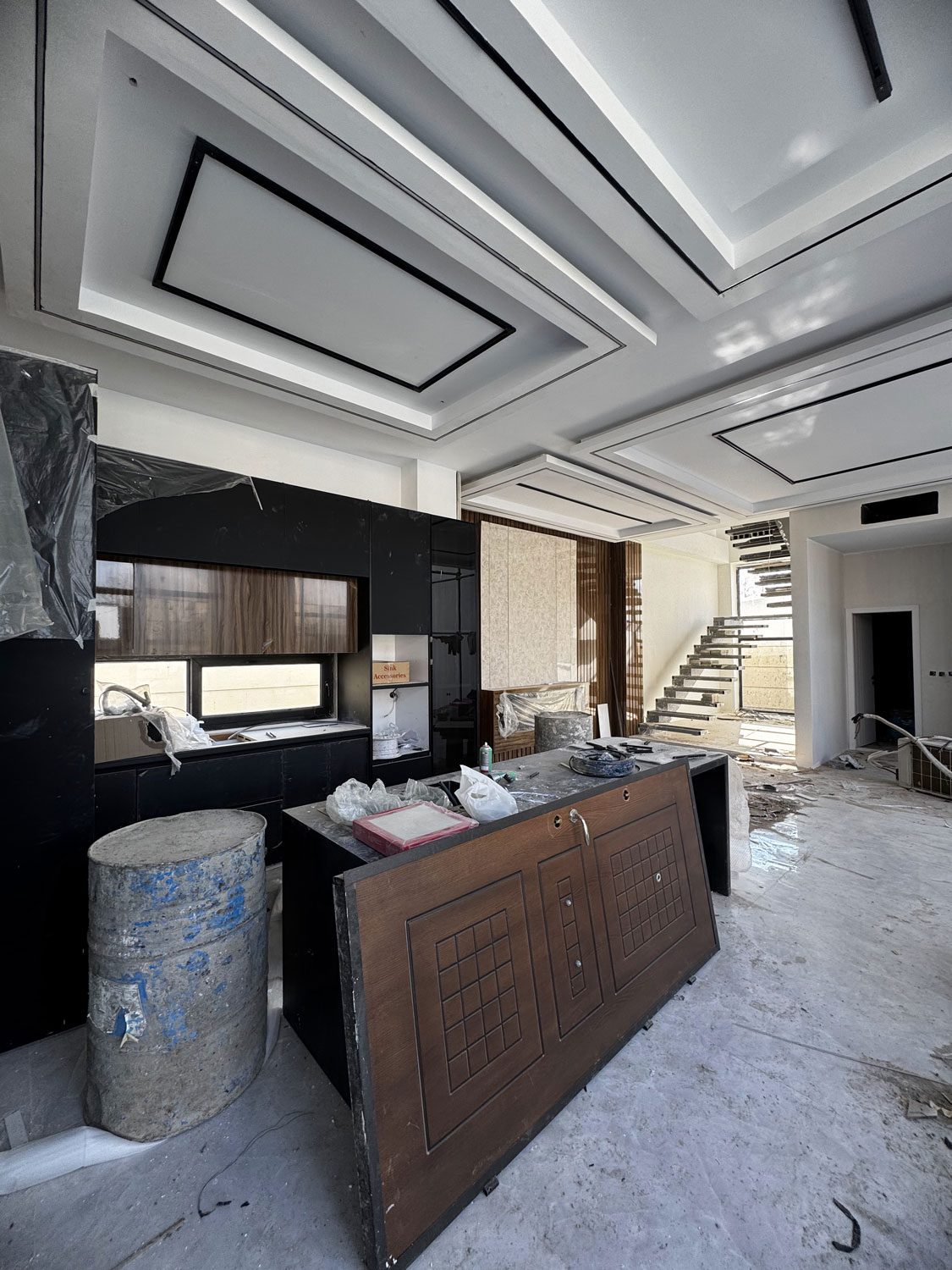 در-حال-اجرای-ویلای-آبتین-4
